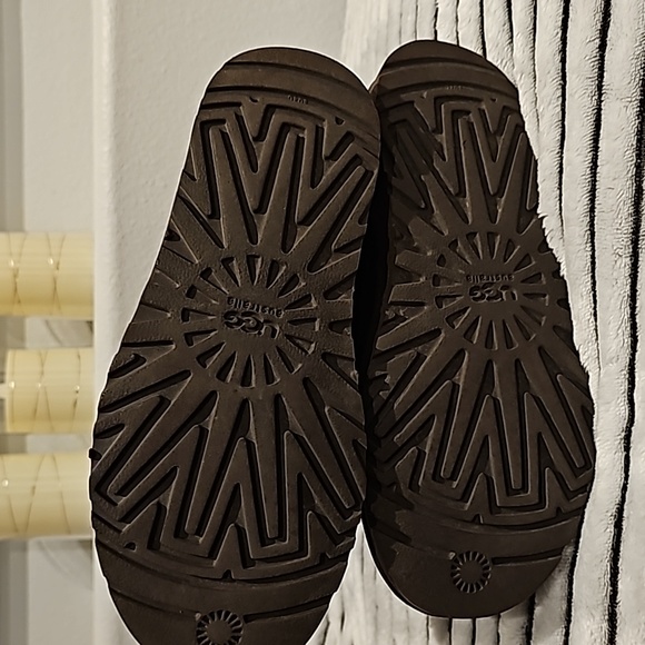 UGG Boots Bailey Button Triple, Size 5, brown - Picture 6 of 8